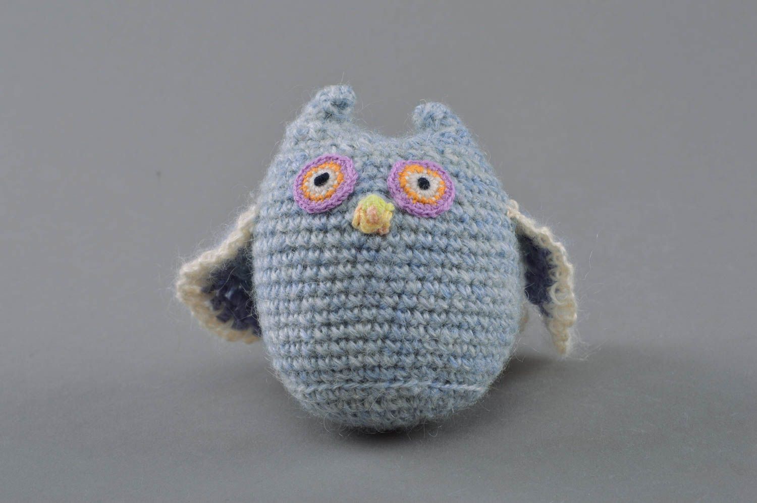 Crocheted handmade soft toy in the form of owl small beautiful present for child photo 3