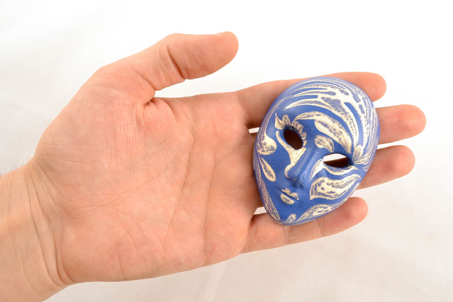 Masque décoratif en céramique fait main photo 1