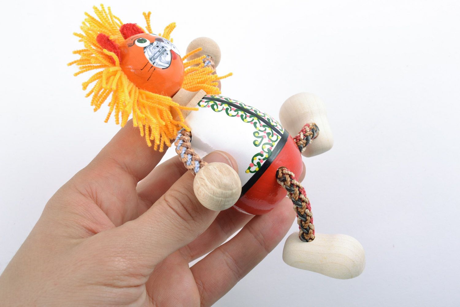 Деревянная игрушка пушистый лев ручной работы с росписью детская милая фото 2
