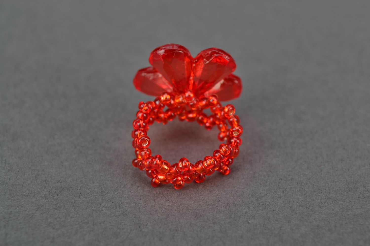 Handmade beaded ring of red color photo 4