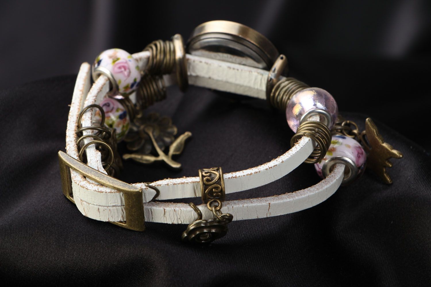 Unusual watch with charms photo 3