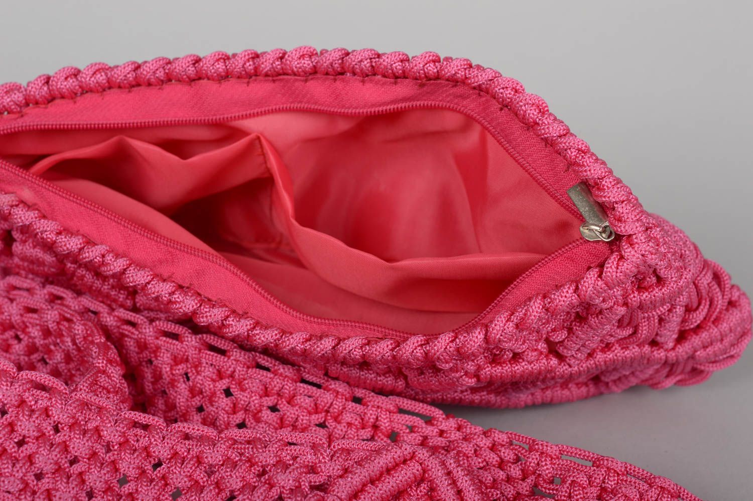 Сумка ручной работы розовая широкий пояс сумочка клатч в технике макраме набор фото 3