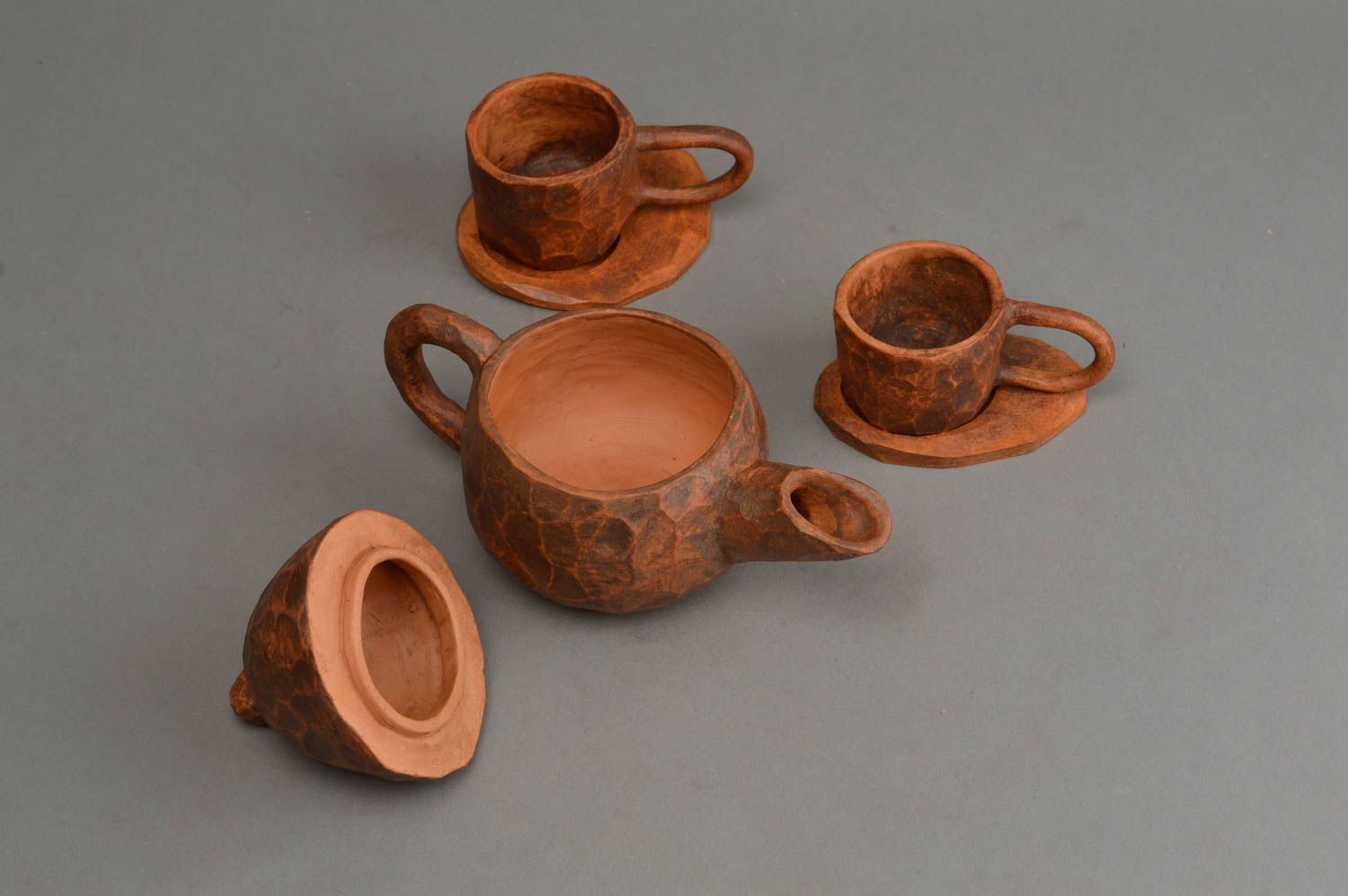 Service à thé en argile fait main théière et deux tasses avec soucoupes photo 3