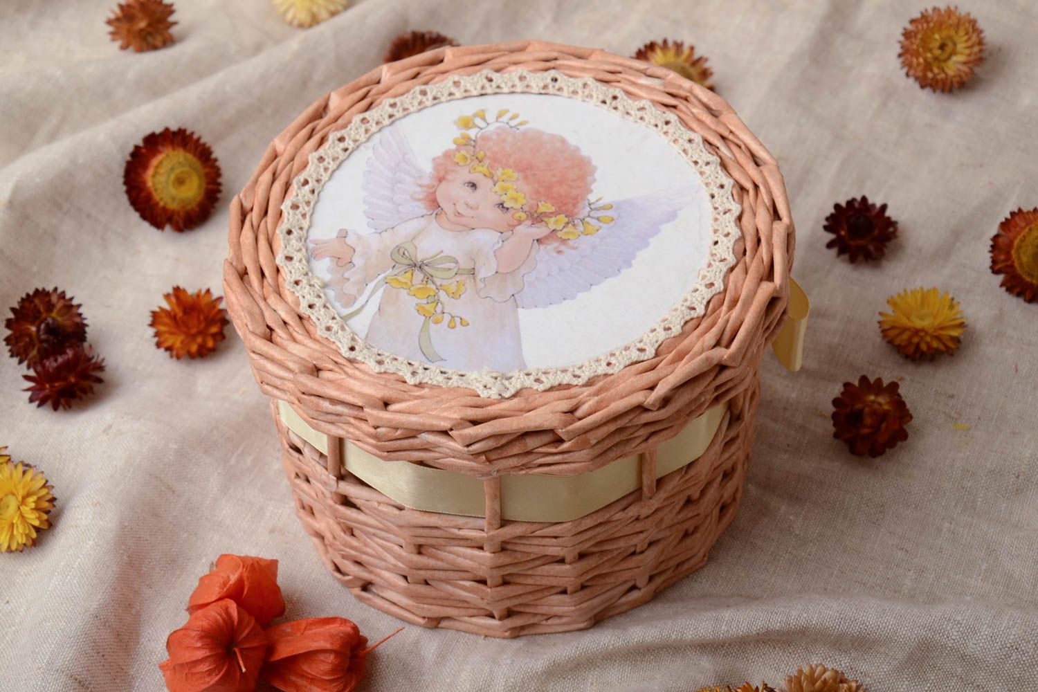 Round paper box for candies photo 1