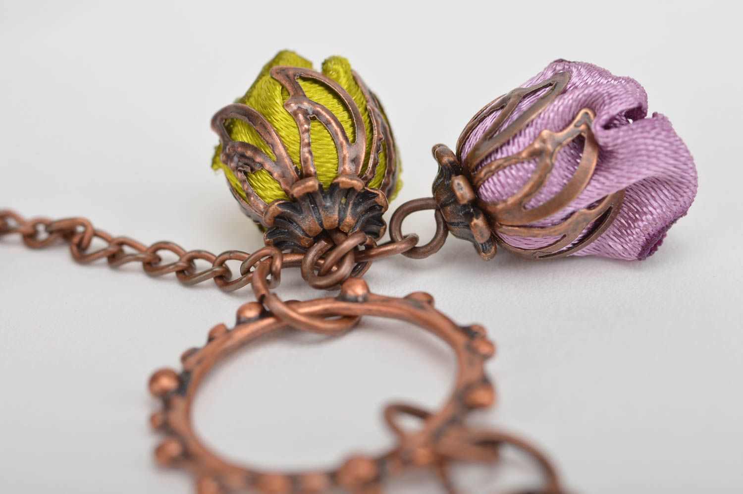 Handgemachter Schmuck Armband für Frauen mit Blumen Damen Armband an Kette foto 4