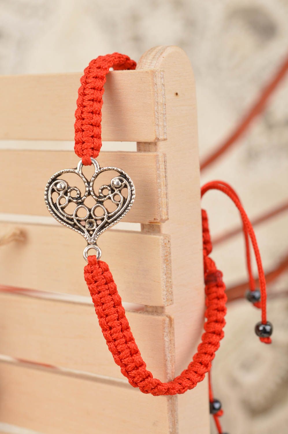 Pulsera artesanal de hilos con corazón accesorio para mujeres regalo original foto 1