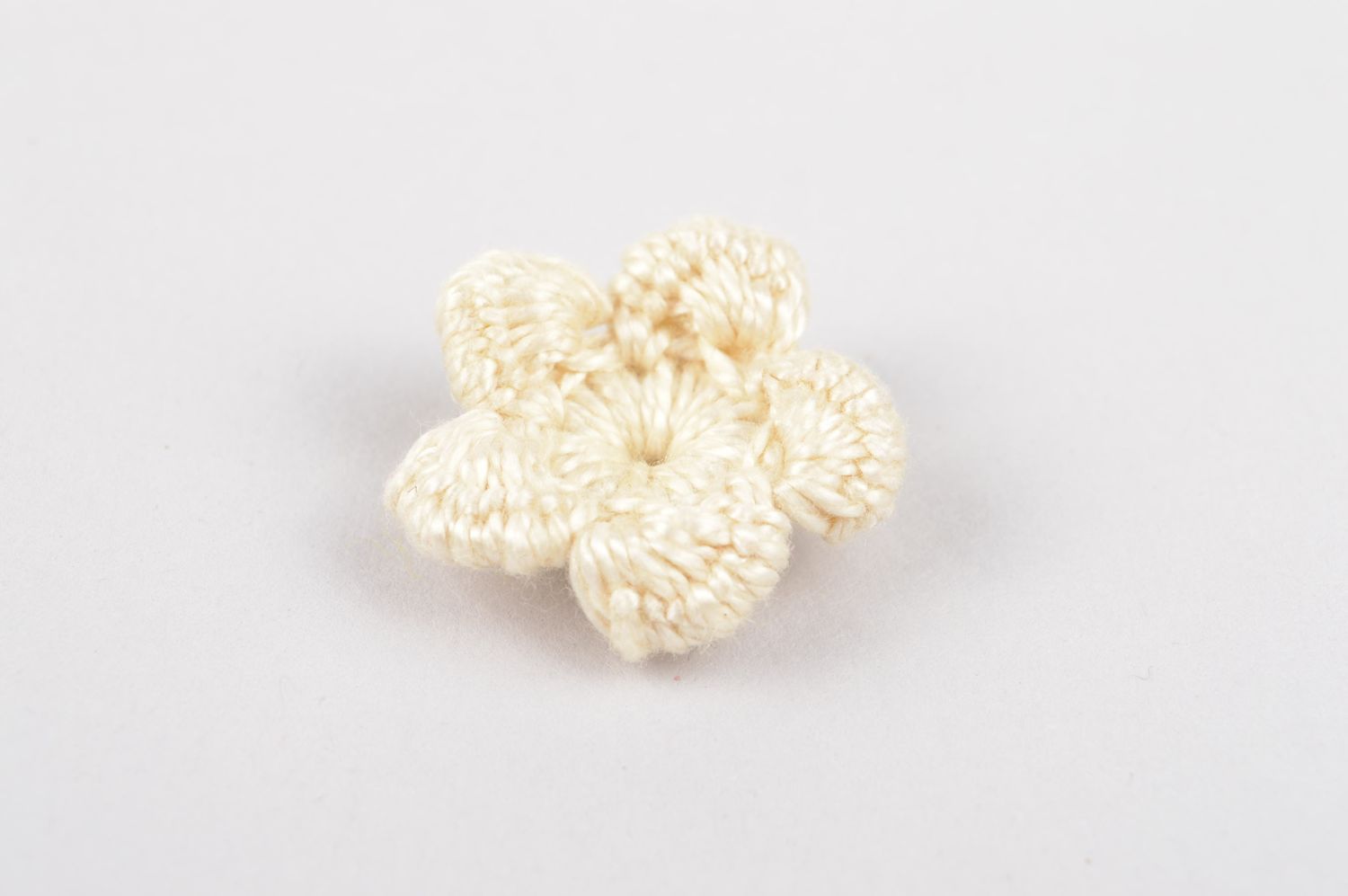 Fornitura fatta a mano fiore di cotone per spilla semilavorato da bigiotteria
 foto 4