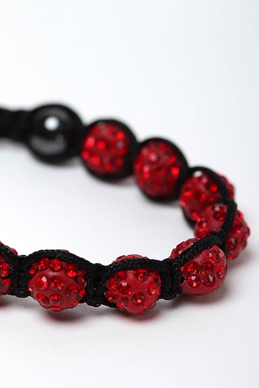 Bracelet tendance Bijou fait main en rouge et noire design Accessoire femme photo 3