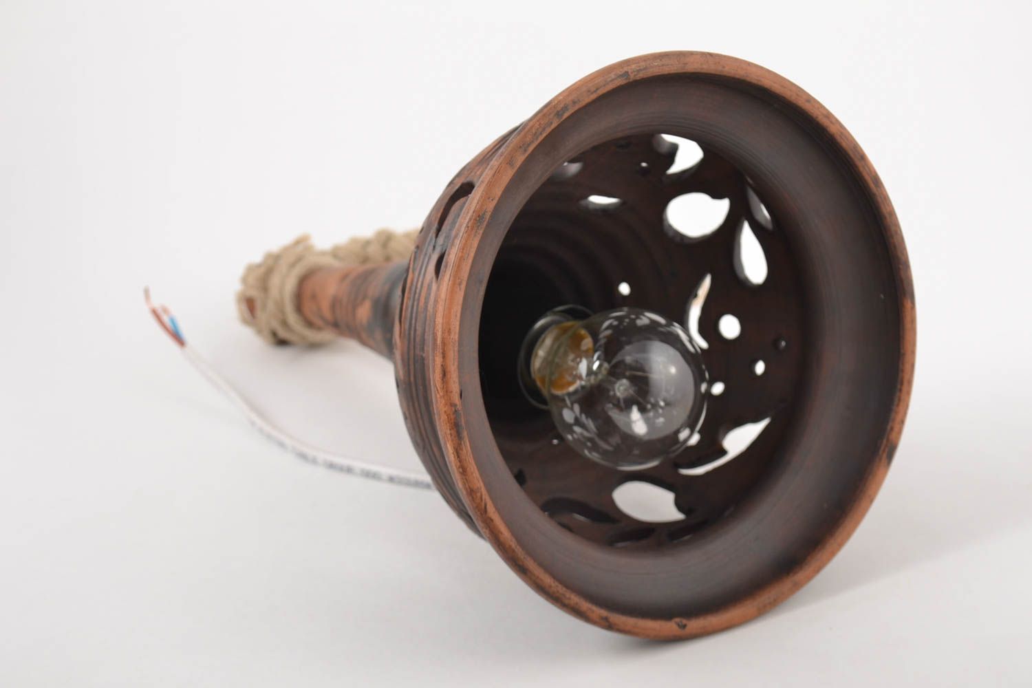 Керамический светильник подарок ручной работы подвесная лампа из глины фото 4