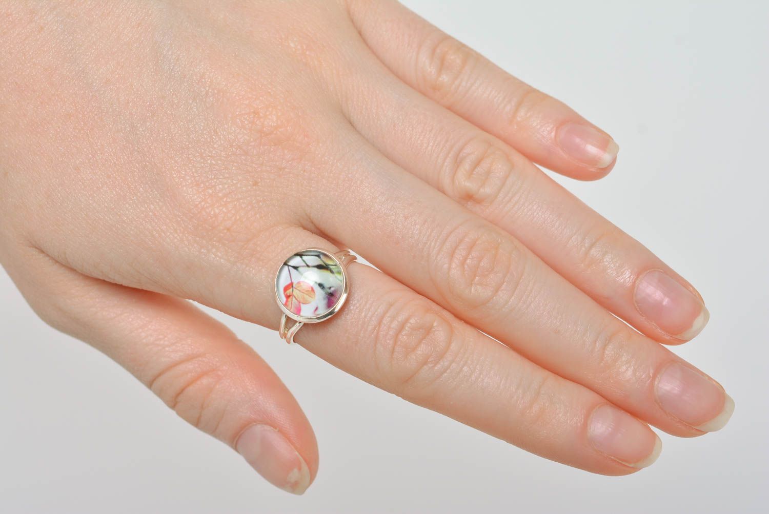 Handmade Metall Ring Epoxidharz Schmuck Accessoire für Frauen modisch  foto 3
