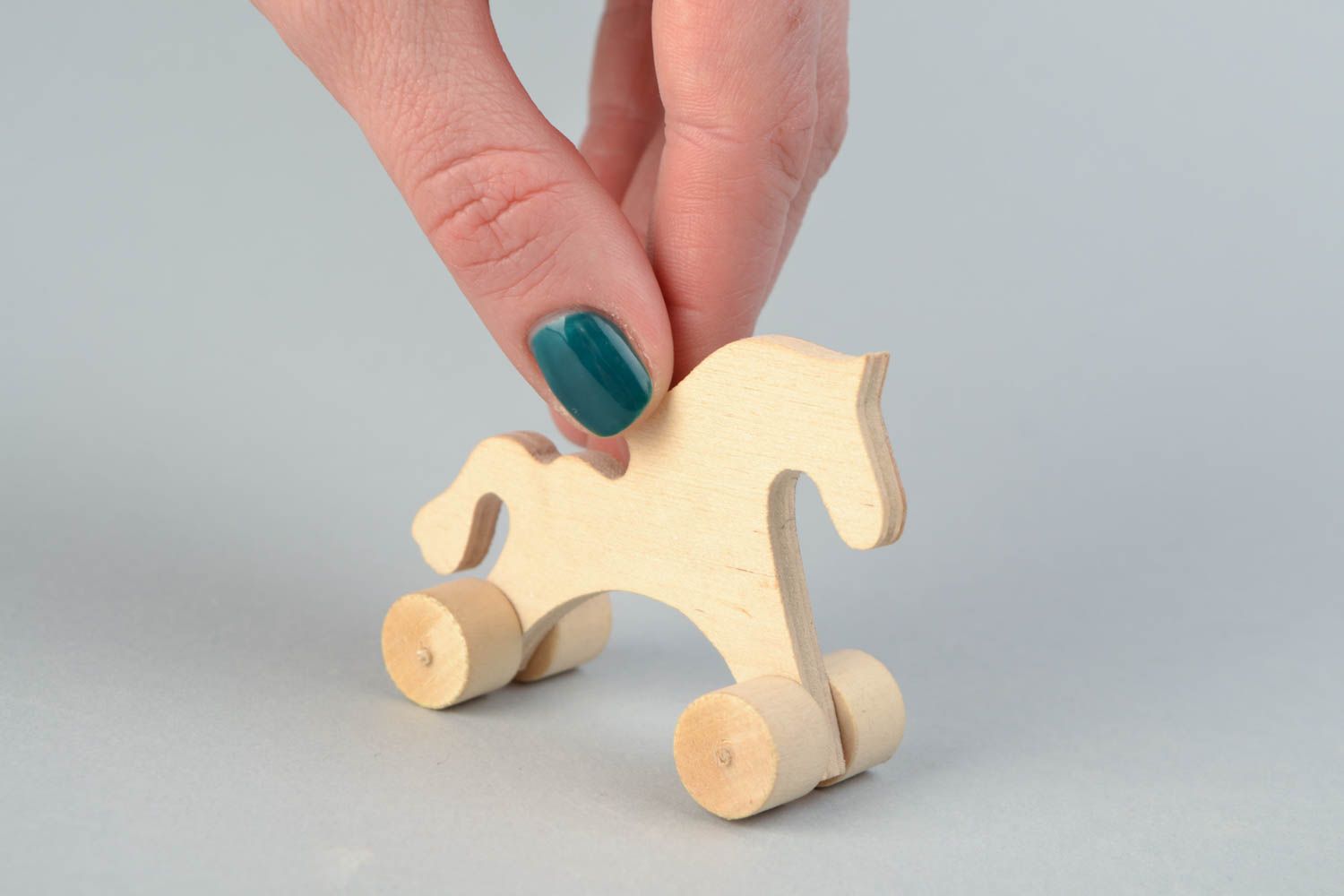 Jouet à roulettes cheval en bois fait main serviettage original pour enfant photo 2