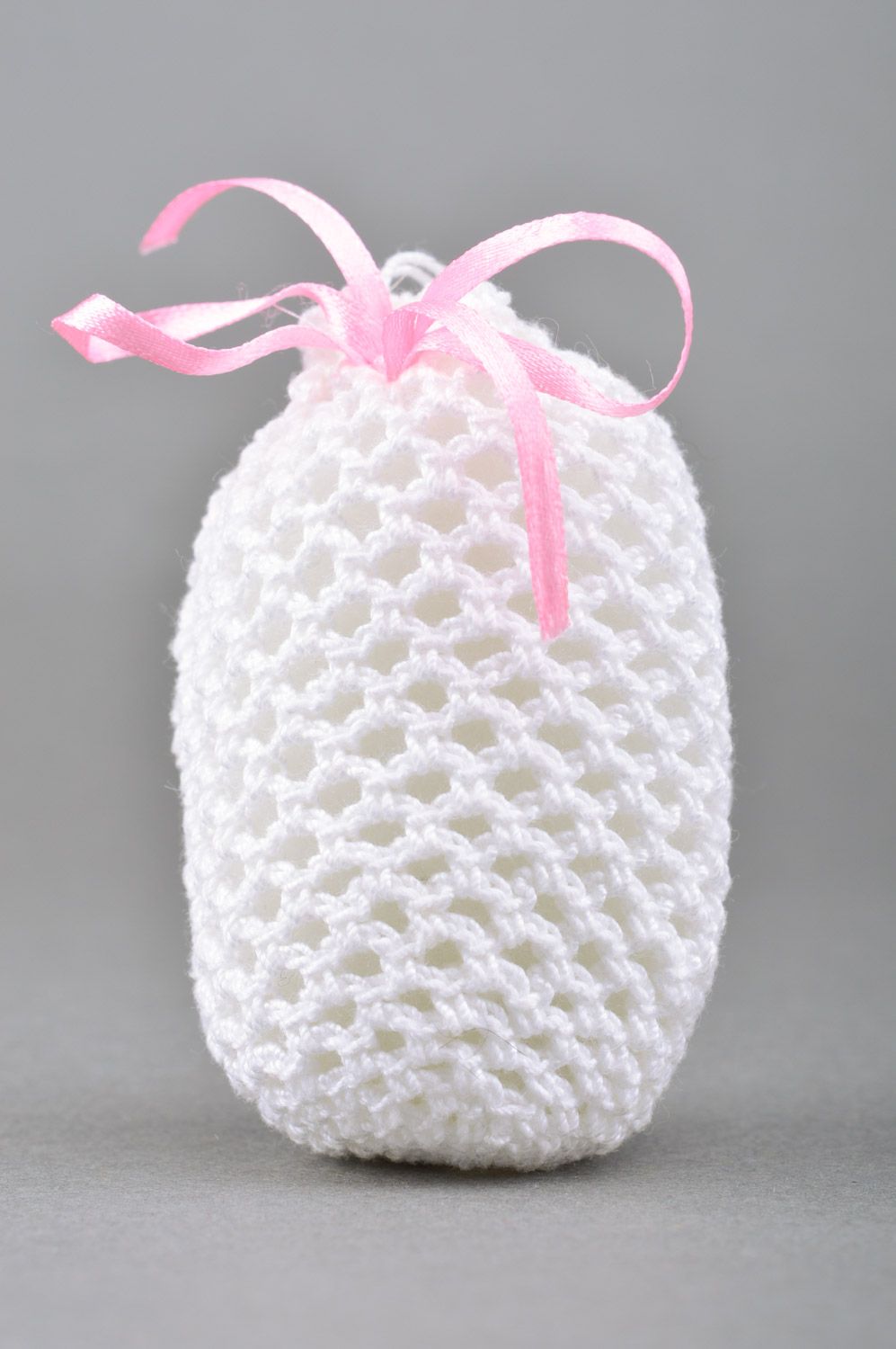 Handmade decorative white lacy crochet bag for Easter egg with bow photo 1