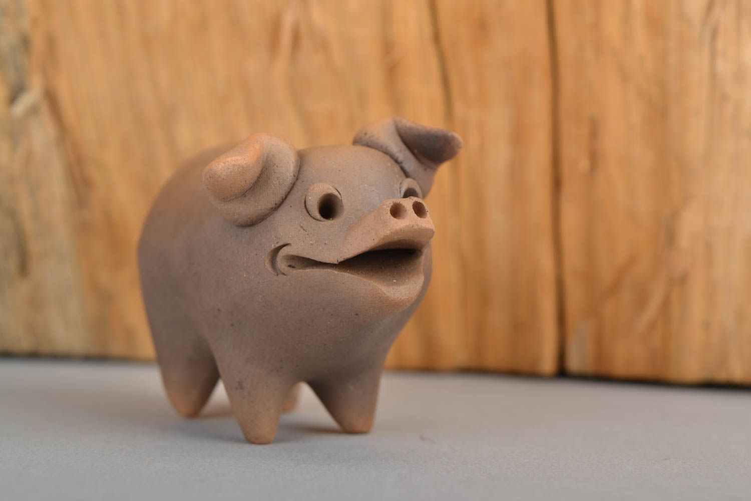 Ceramic rattle pig photo 1