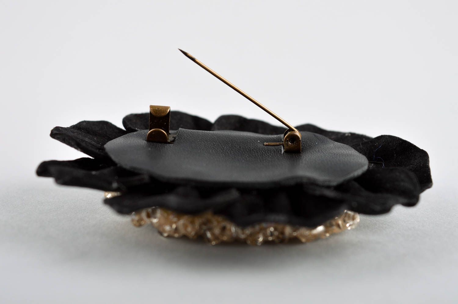 Broche en cuir naturel Accessoire fait main noir élégant Cadeau pour femme photo 4