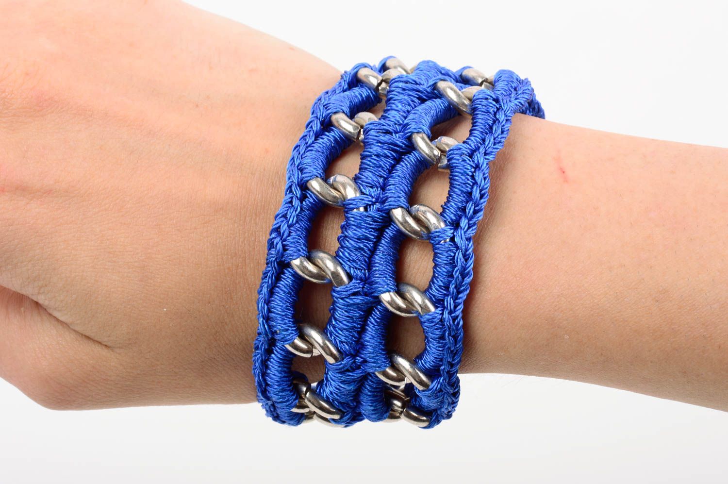 Bracelet bleu Bijou fait main tressé en fils de soie Cadeau pour fille photo 2