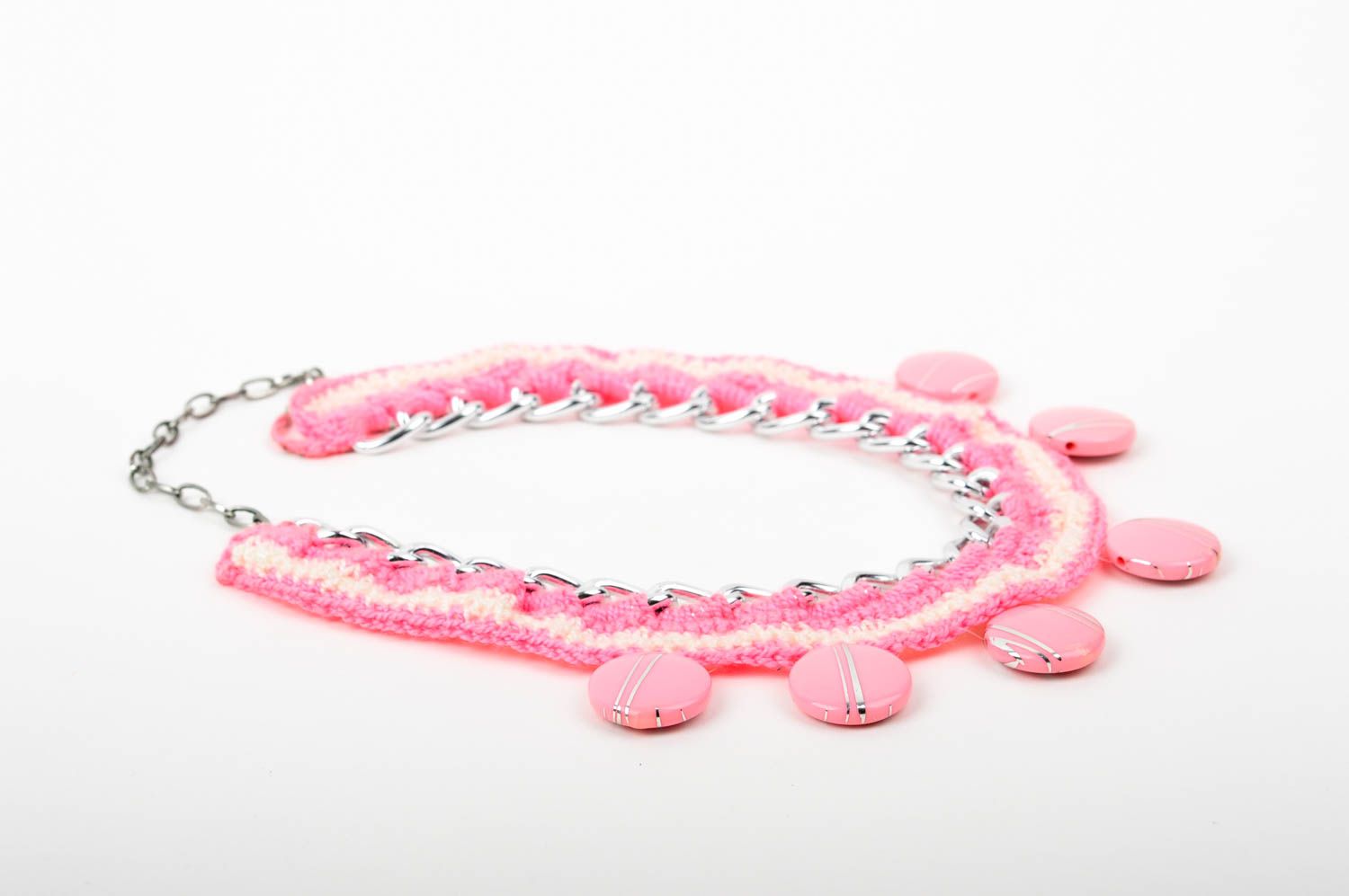 Розовое колье ручной работы колье крючком авторское ожерелье из ниток фото 3