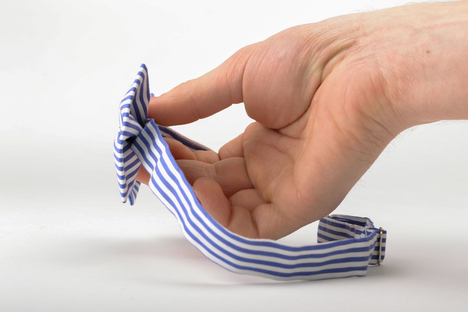 Striped blue bow tie photo 2