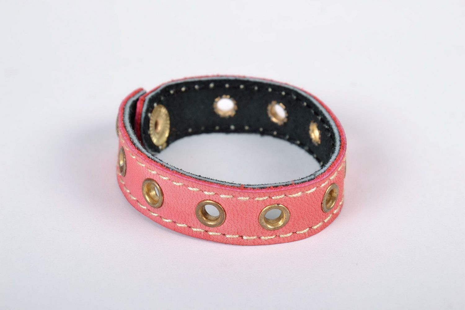 Leather bracelet with button rivets photo 2