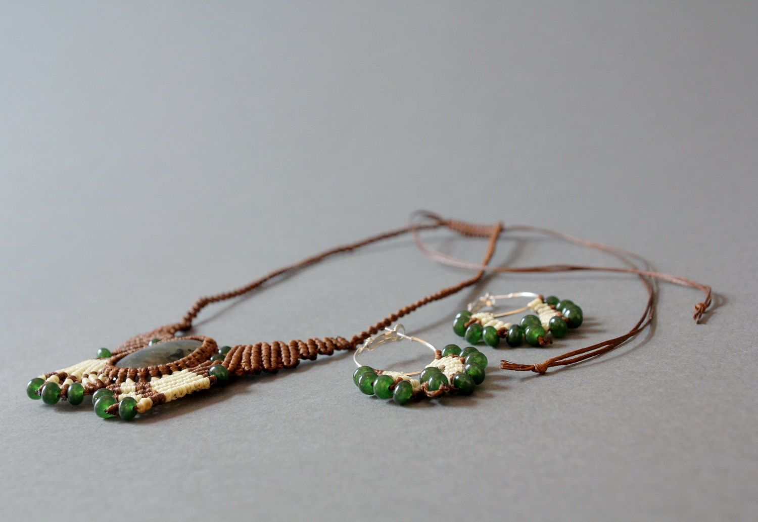 Set de bijoux: collier et boucles d'oreilles fait main photo 1
