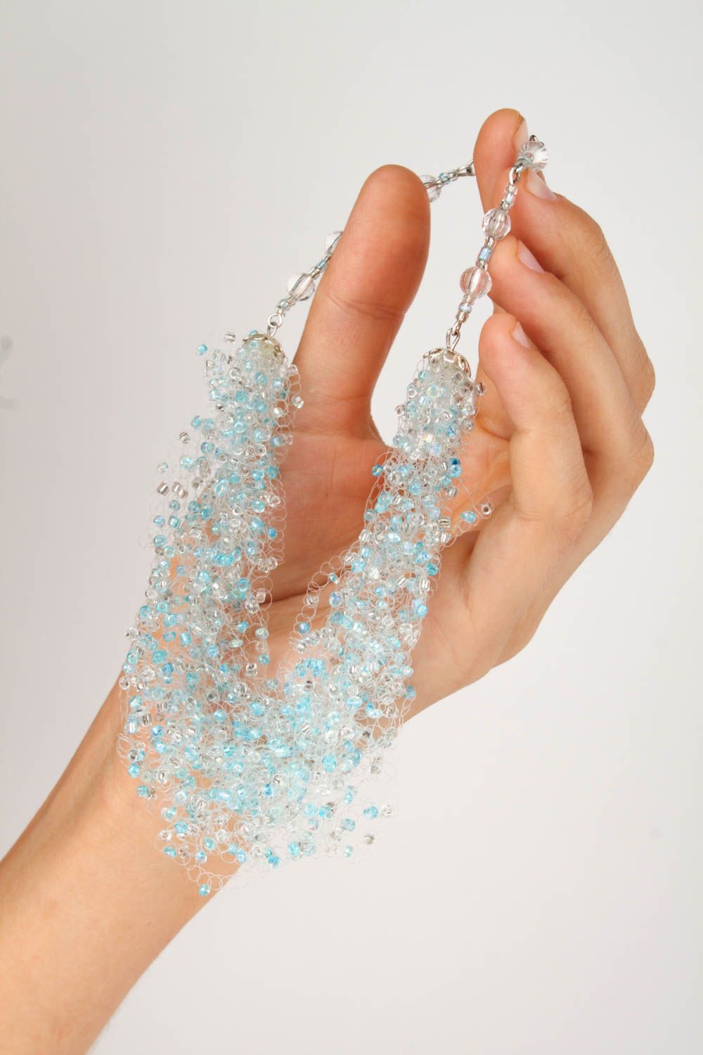 Collier perles de rocaille Bijou fait main bleu clair Accessoire femme design photo 5