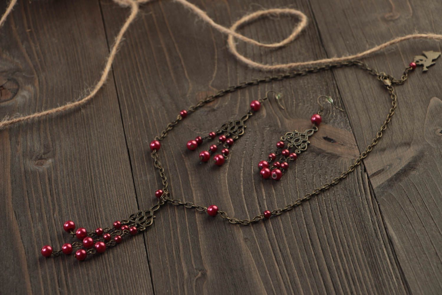 Handmade Schmuck Set schöne lange Ohrringe Damen Collier mit roten Perlen  foto 1