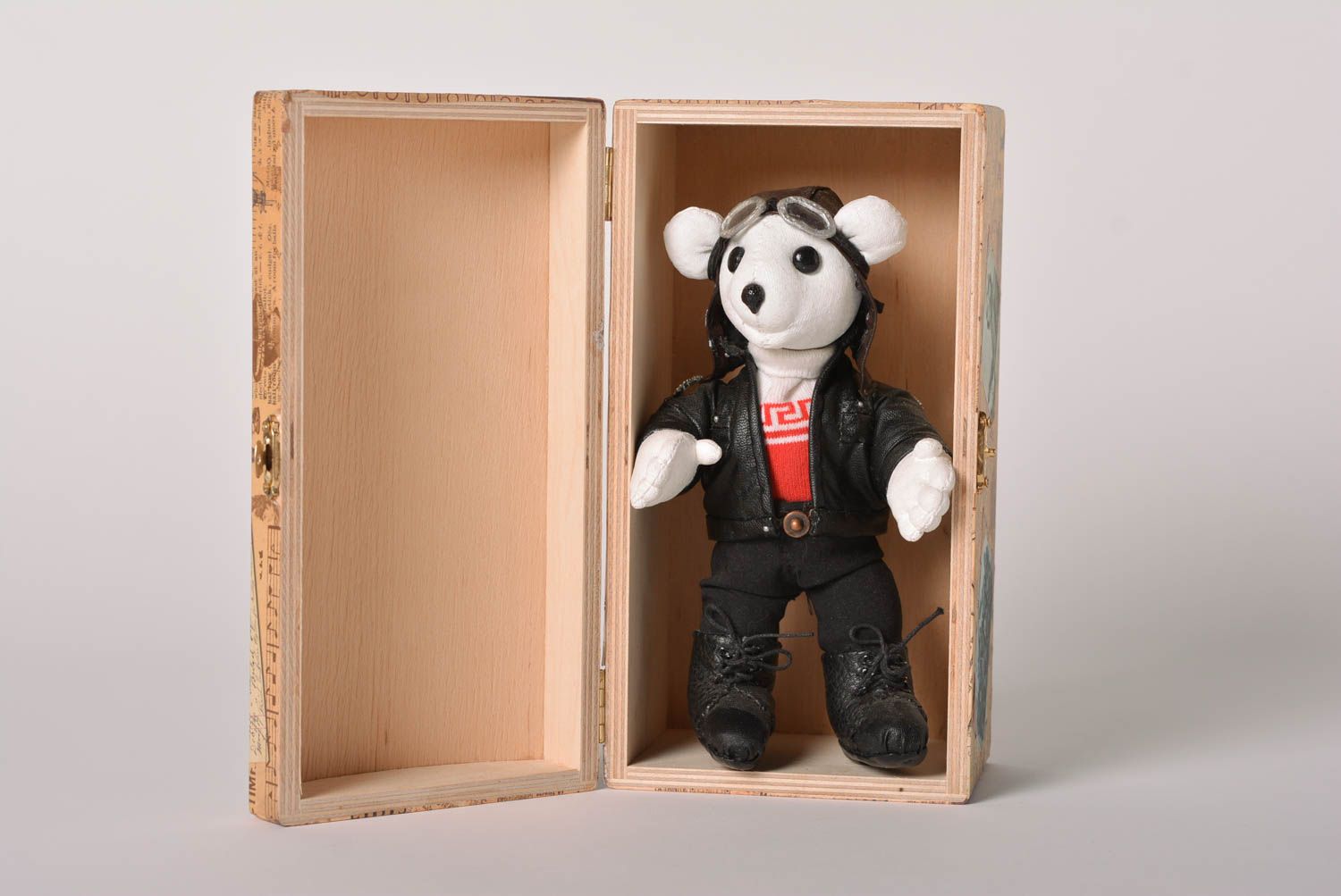 Игрушки ручной работы дизайнерская кукла и деревянная шкатулка путешественник фото 3