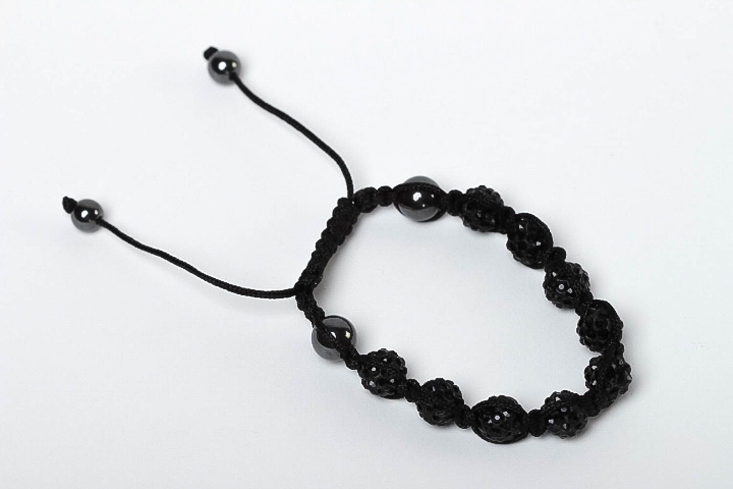 Bracelet mode Bijou fait main noir en perles d'hématite Accessoire femme photo 2