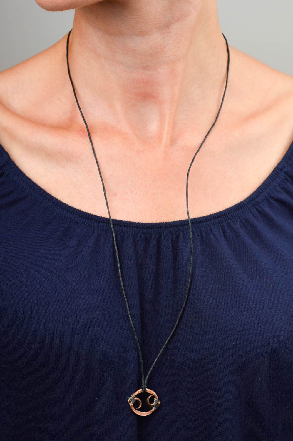 Beautiful handmade neck pendant metal jewelry designs neck accessories photo 1
