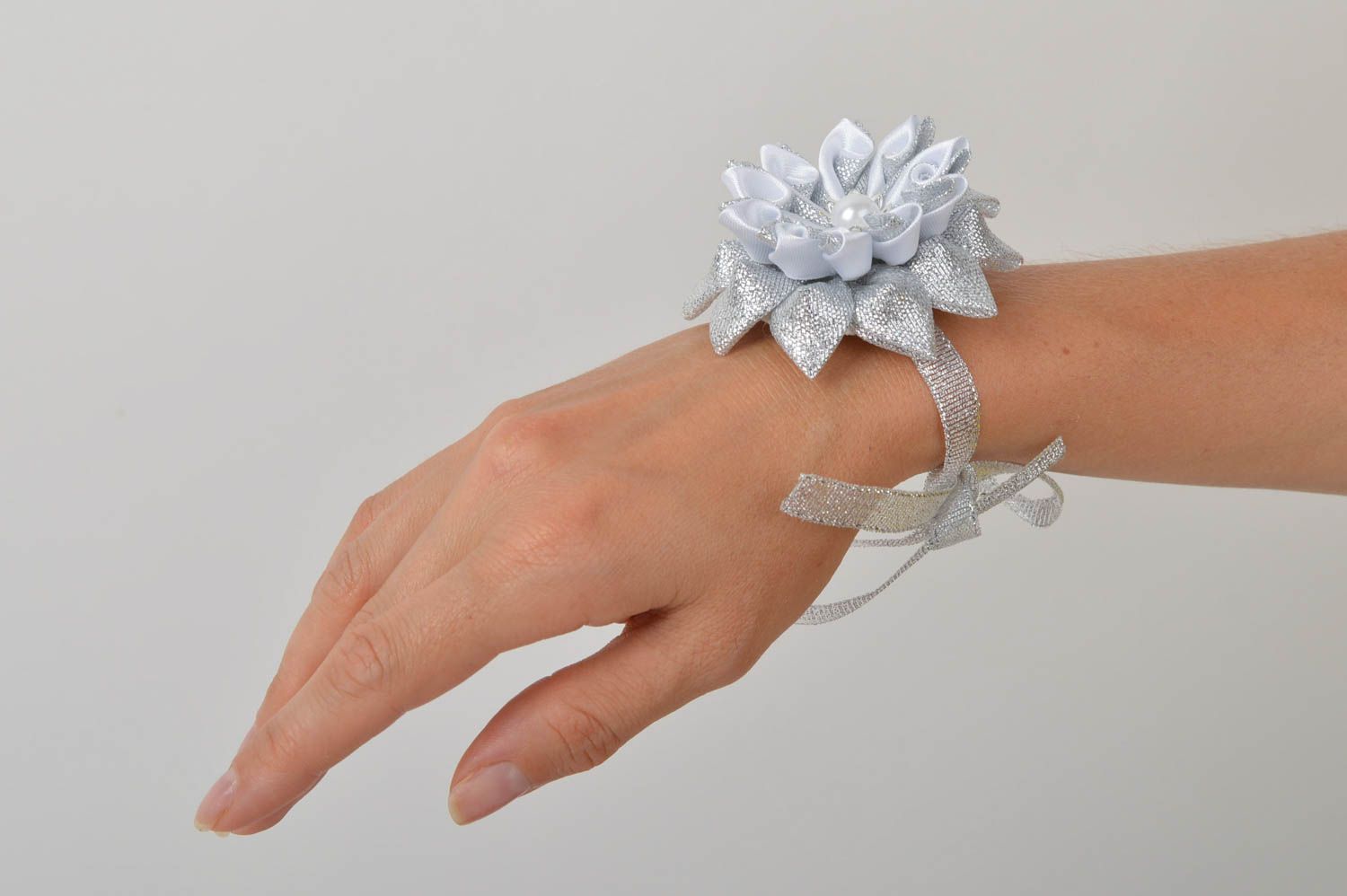 Schönes Armband handmade Schmuck für Frauen silberfarbiges Armband Frauen foto 5
