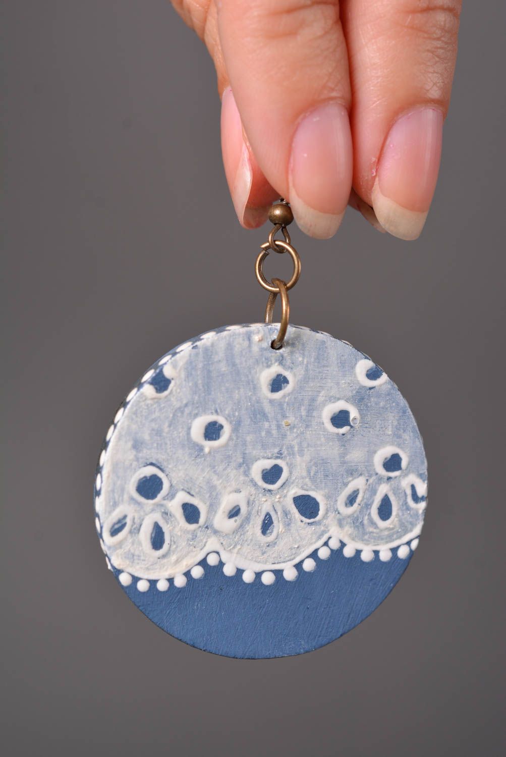 Модные серьги украшение ручной работы деревянное украшение Кружево на голубом фото 3
