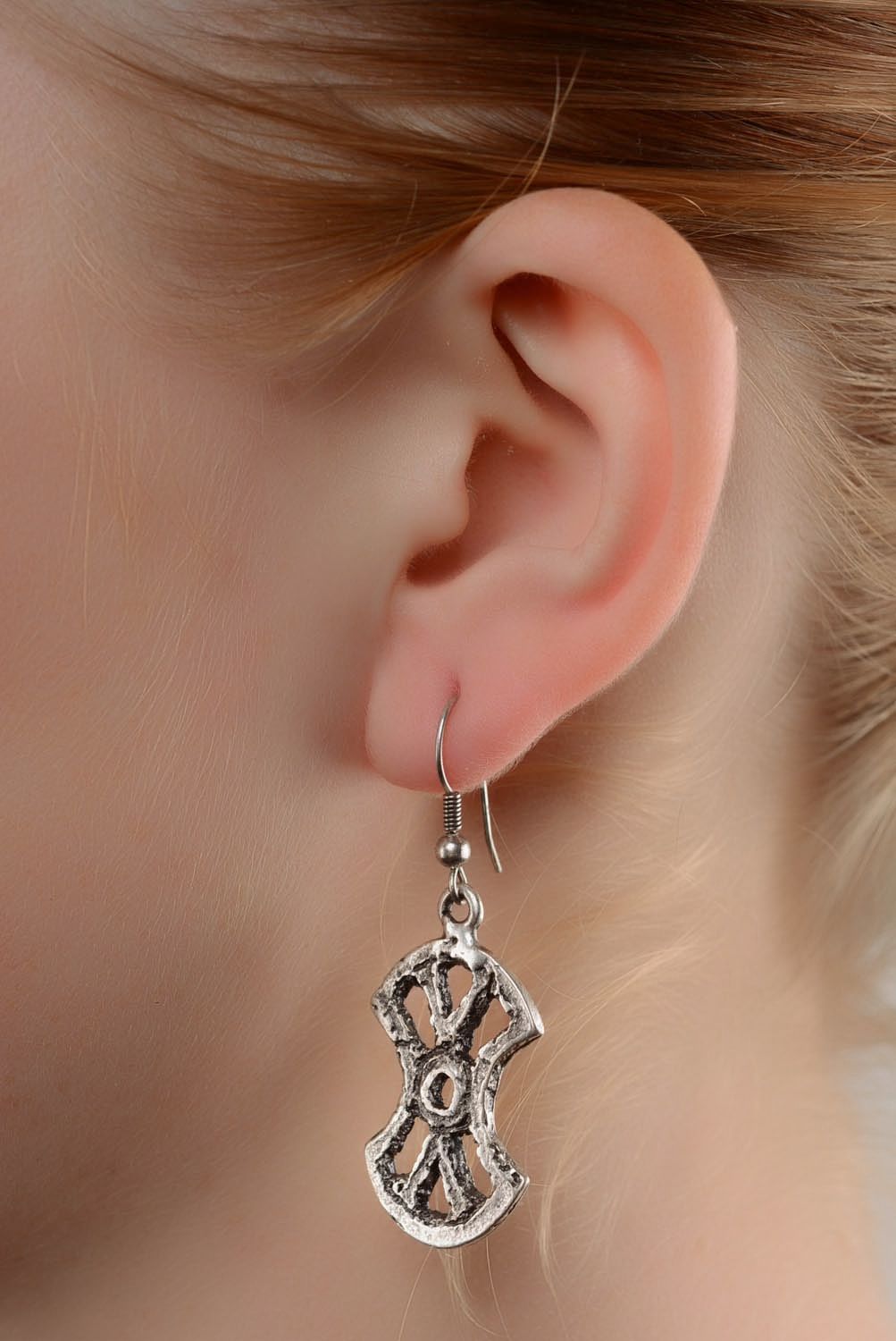 Boucles d'oreilles en métal faites à main photo 4