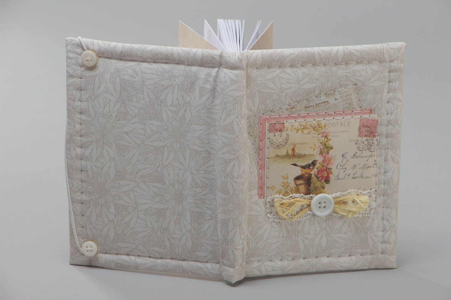 Weißes handgemachtes Notizbuch mit Decke aus Stoff in Provence Stil für romantischen Look foto 4