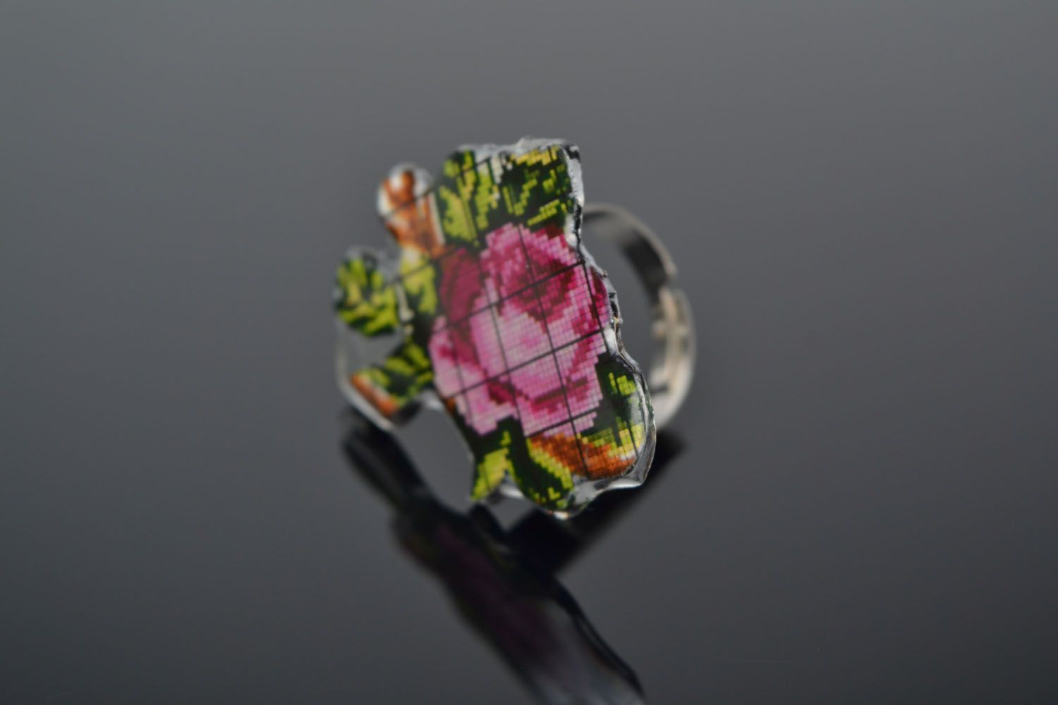 Design ring with 3D lacquer photo 1