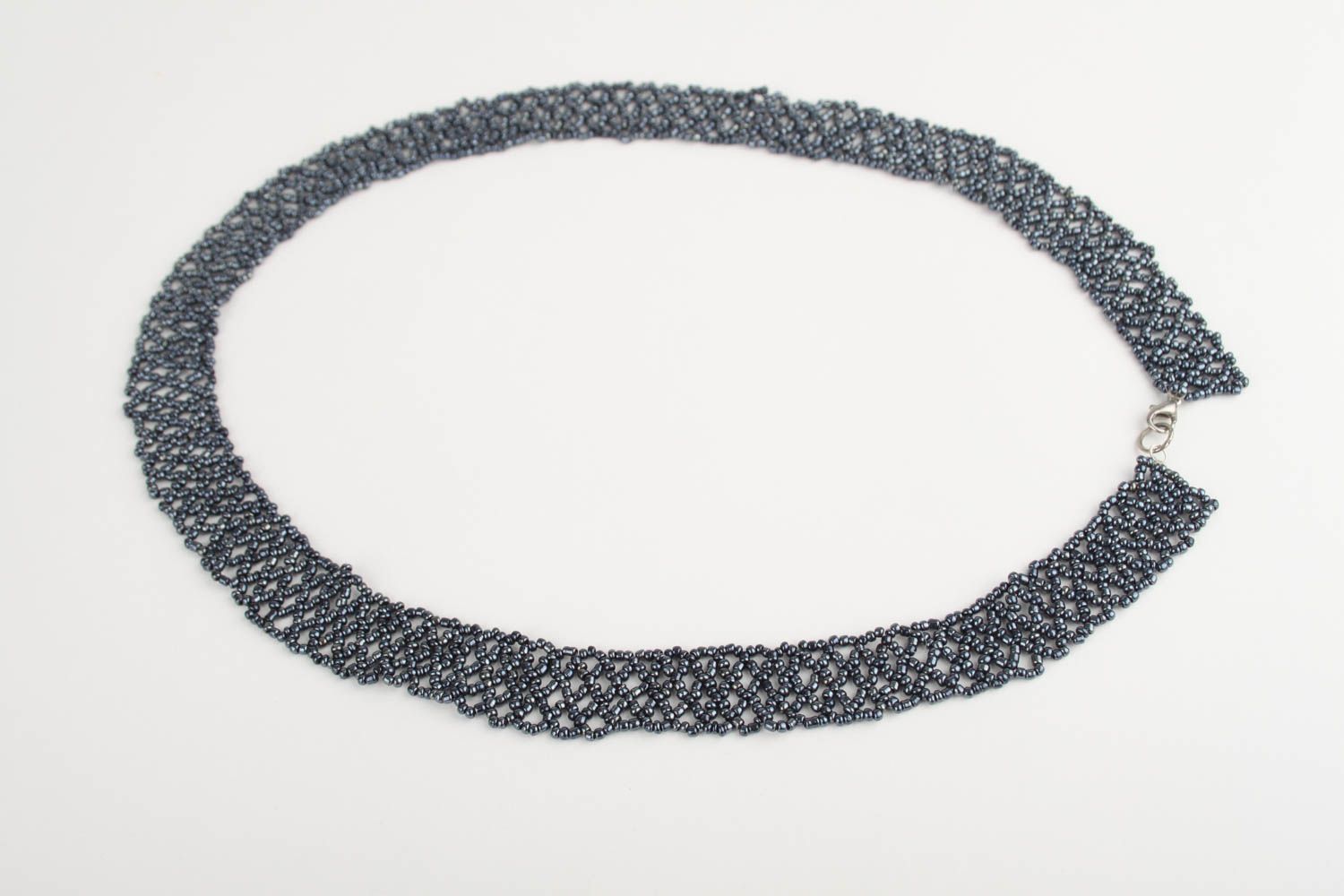 Колье из бисера украшение ручной работы серое широкое ожерелье из бисера фото 2