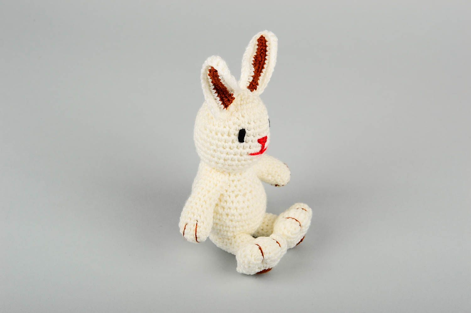 Jouet lapin blanc fait main Peluche tricot coton au crochet Déco chambre photo 4
