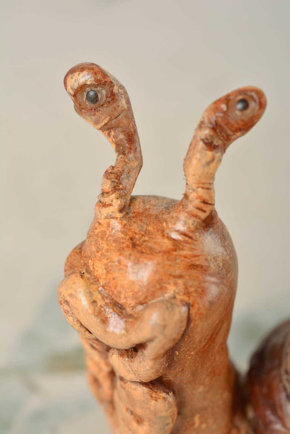 Figurine en pâte polymère escargot marron faite main peinte à l'acrylique photo 2