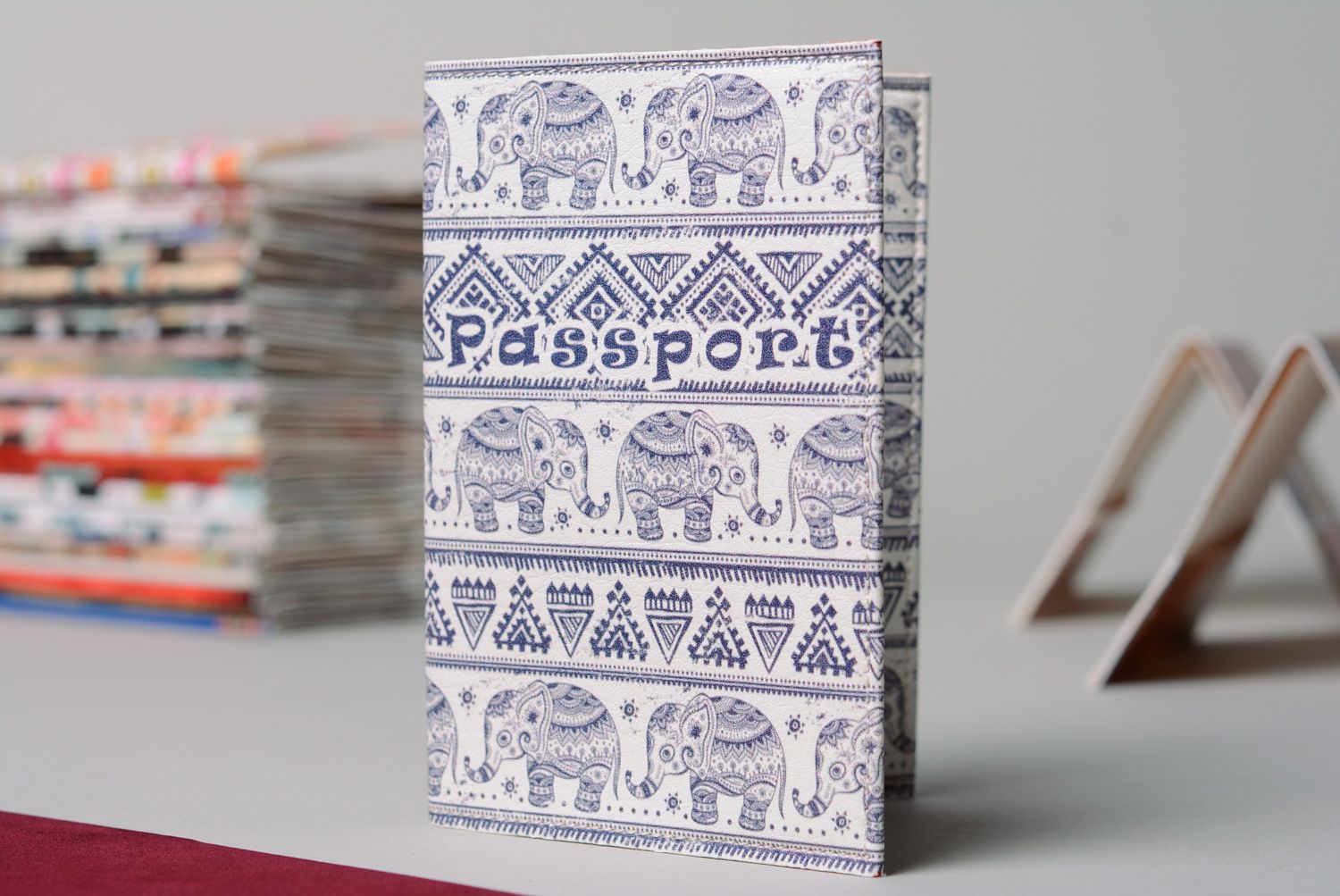 Protège-passeport en cuir naturel original avec imprimé à motif fait main photo 1