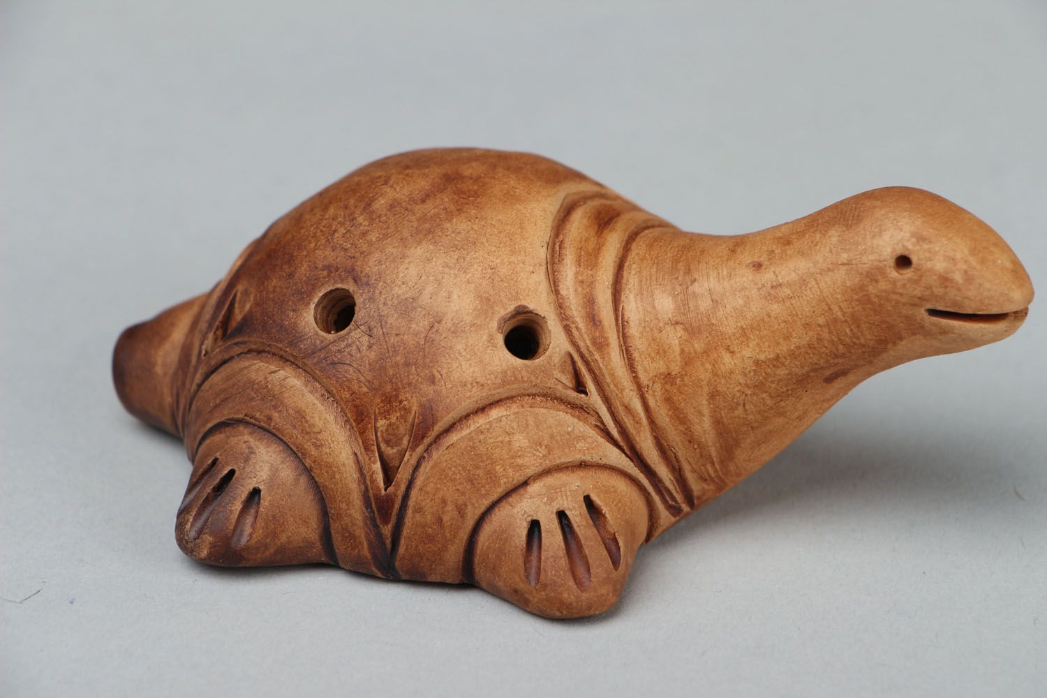 Estatueta de cerâmica-apito Tartaruga  foto 1