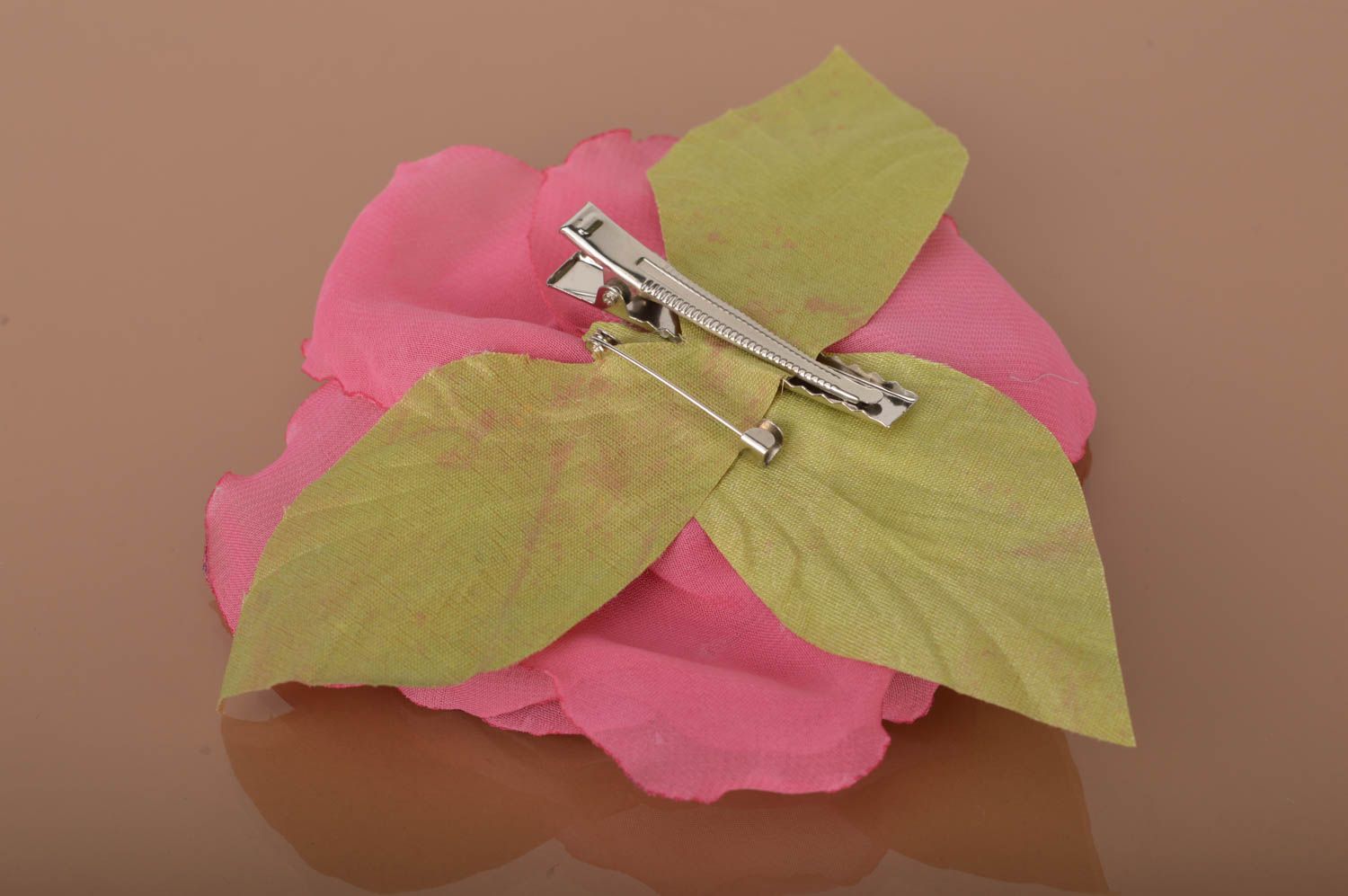 Broche barrette grande fleur de pivoine rose en tissu faite main polyvalente photo 4