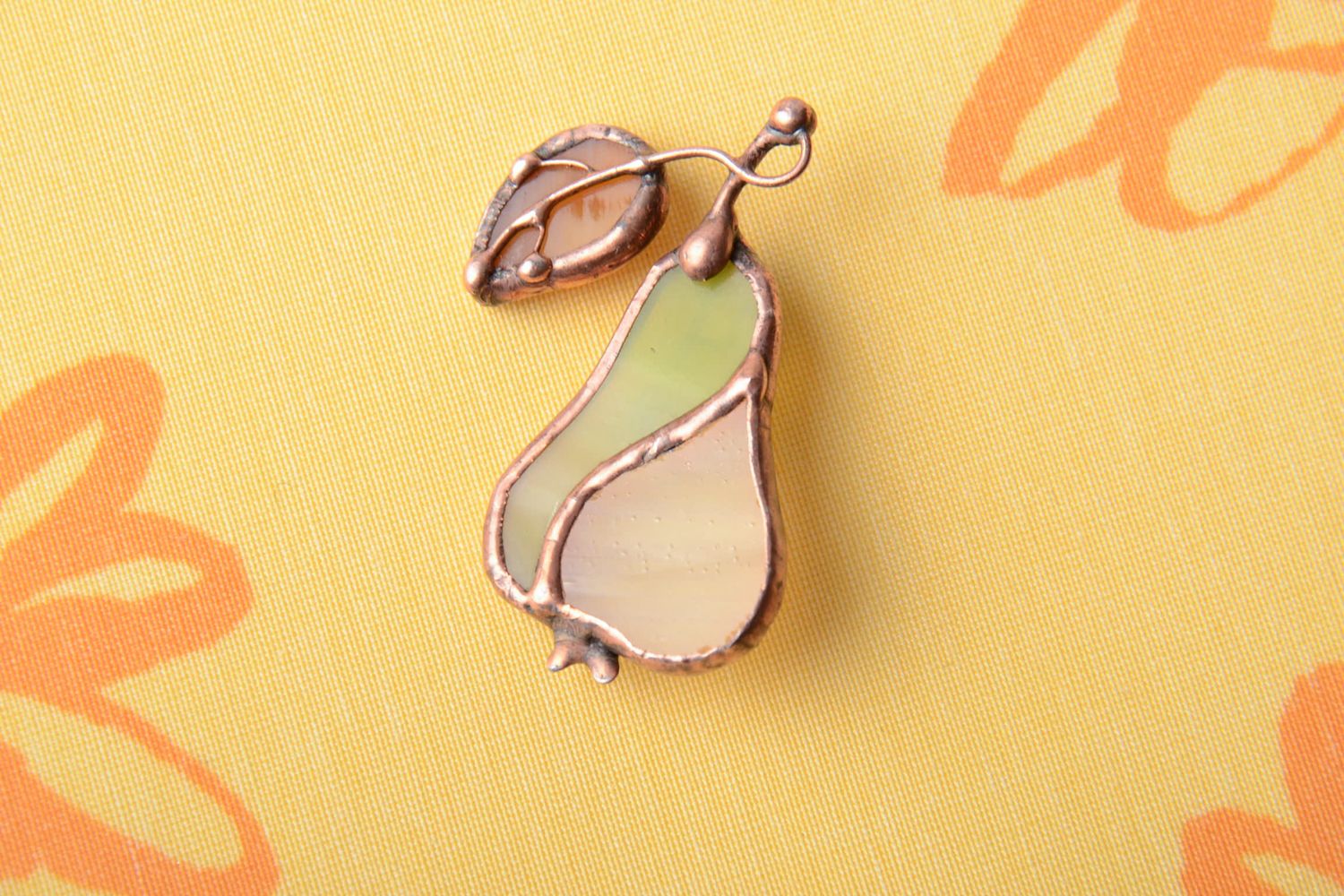 Stained glass brooch Pear photo 1