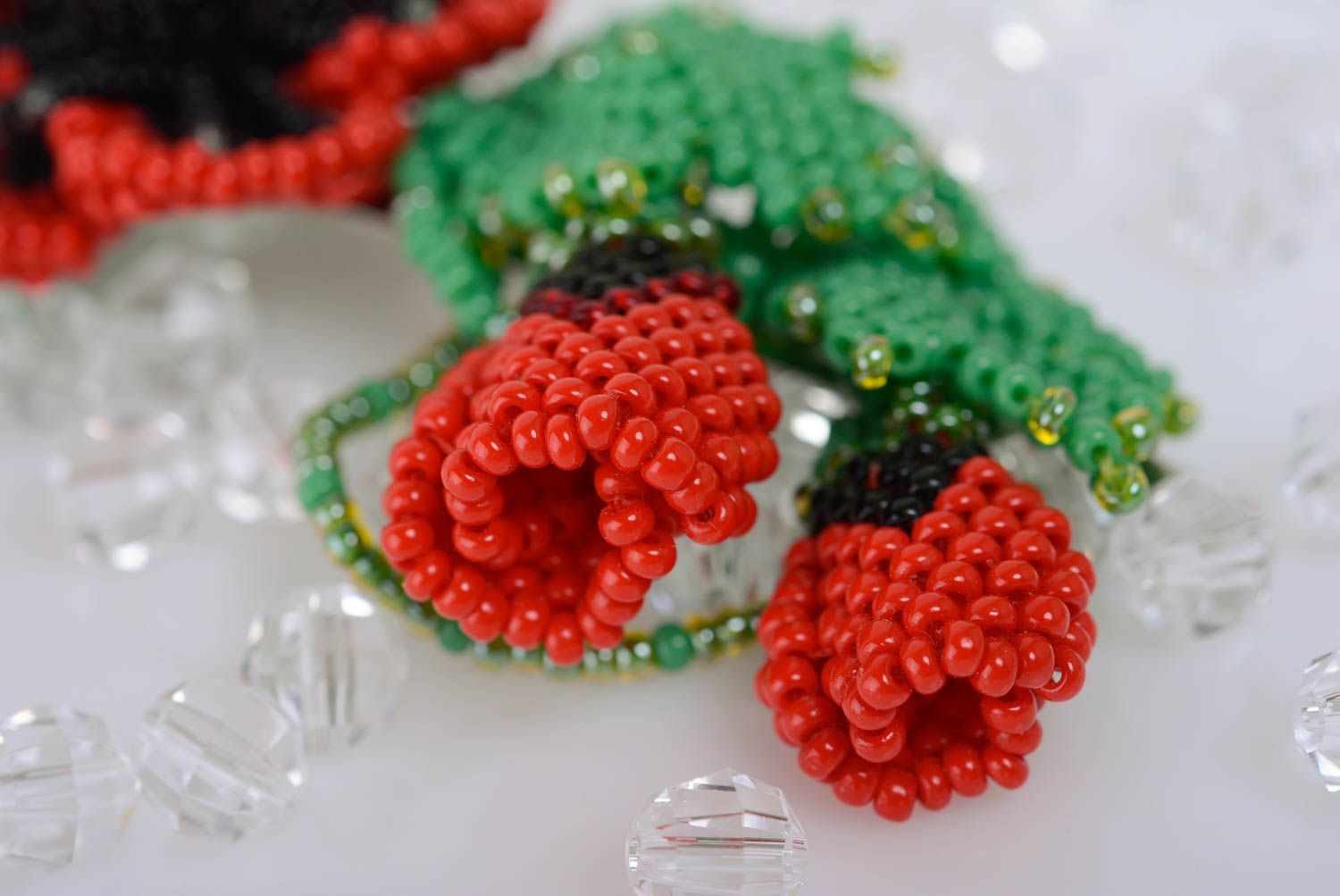 Schöne rote künstlerische Blume Haarspange aus Glasperlen Mohnblume handmade foto 3
