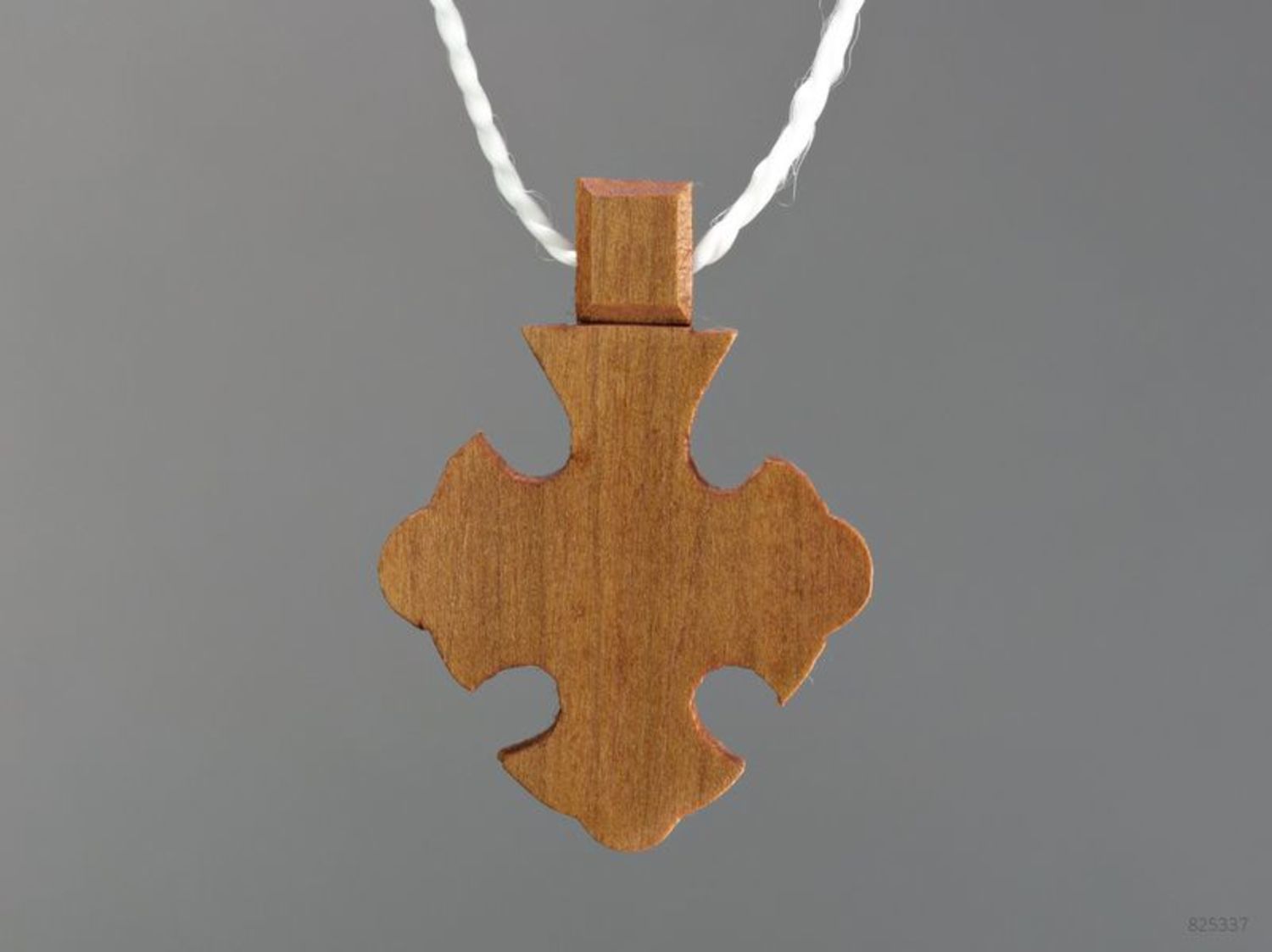 Croix pectorale en bois photo 3