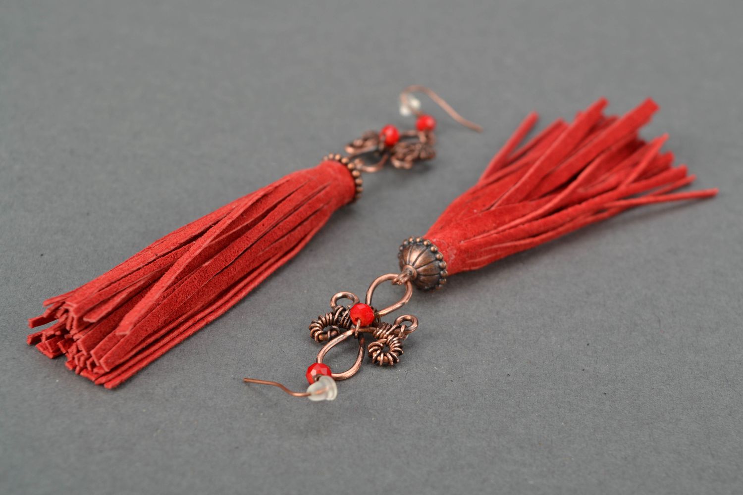 Wire wrap copper earrings with fringe of coral color photo 3