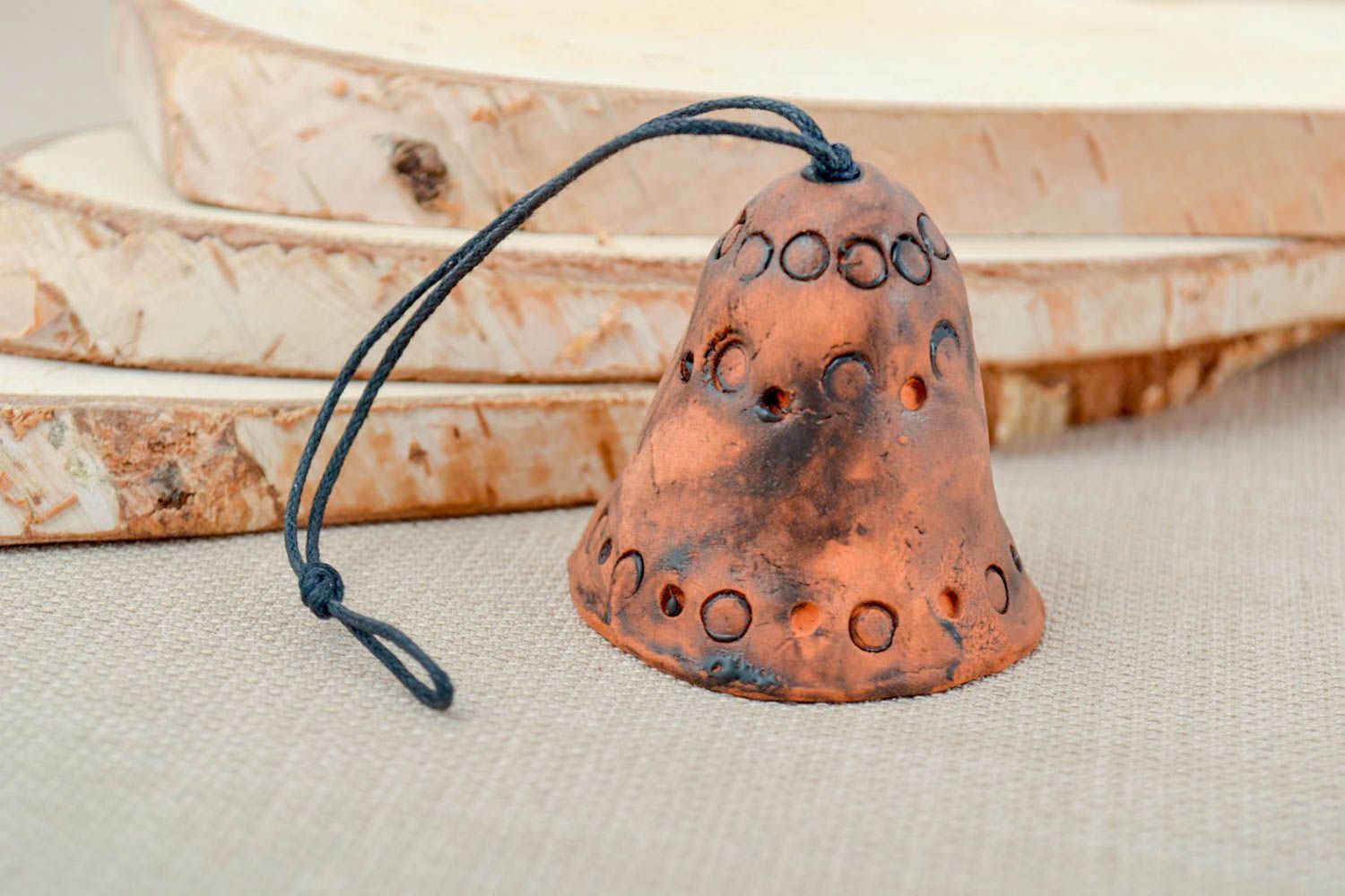 Campanello decorativo fatto a mano in ceramica souvenir di argilla da appendere foto 1