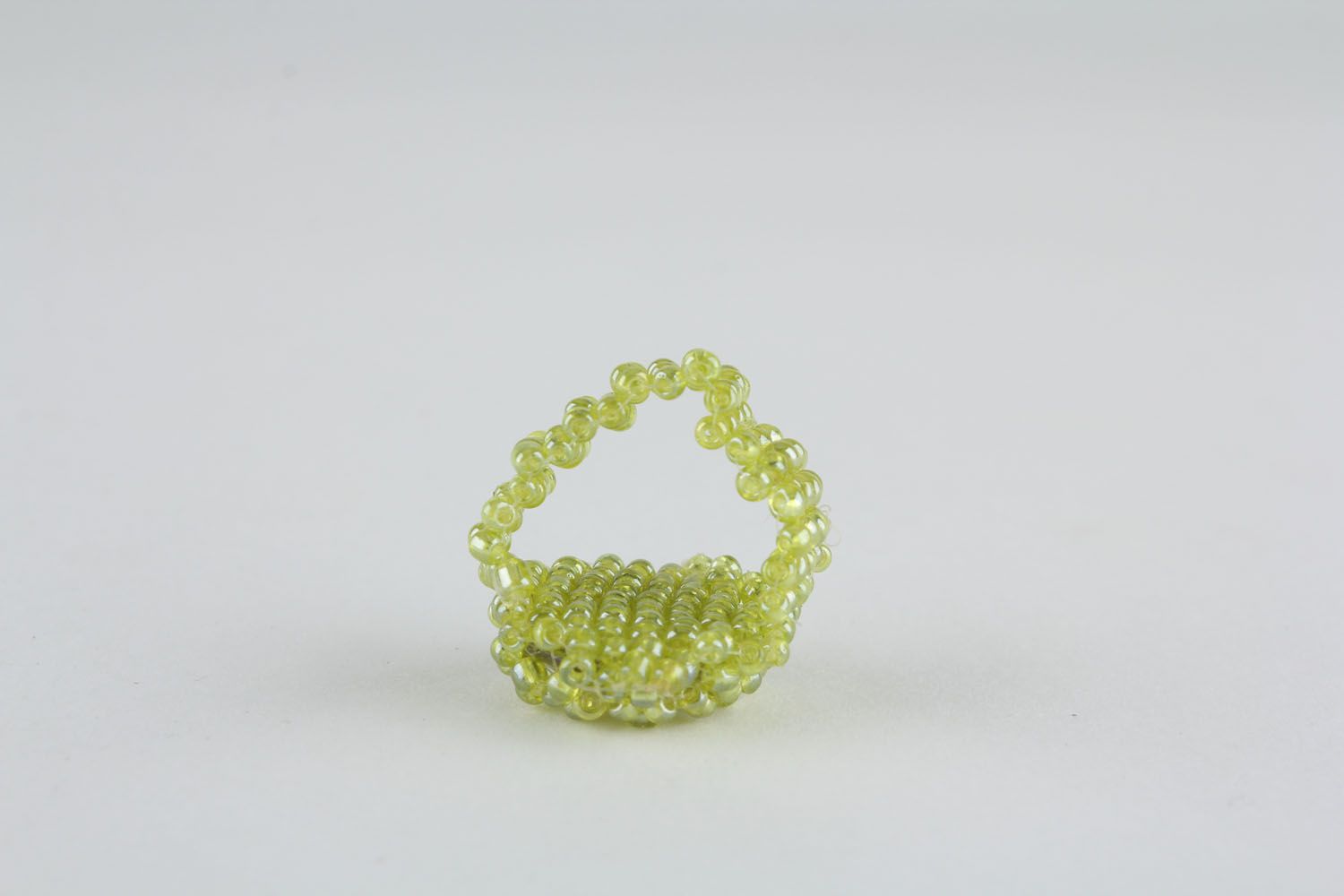 Grüner Ring aus Glasperlen foto 3