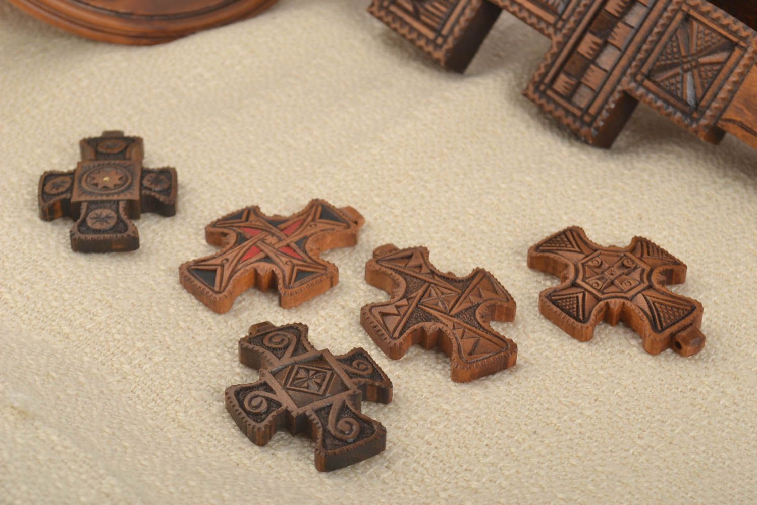 Крестики нательные кресты ручной работы деревянные крестики на шею красивые фото 1