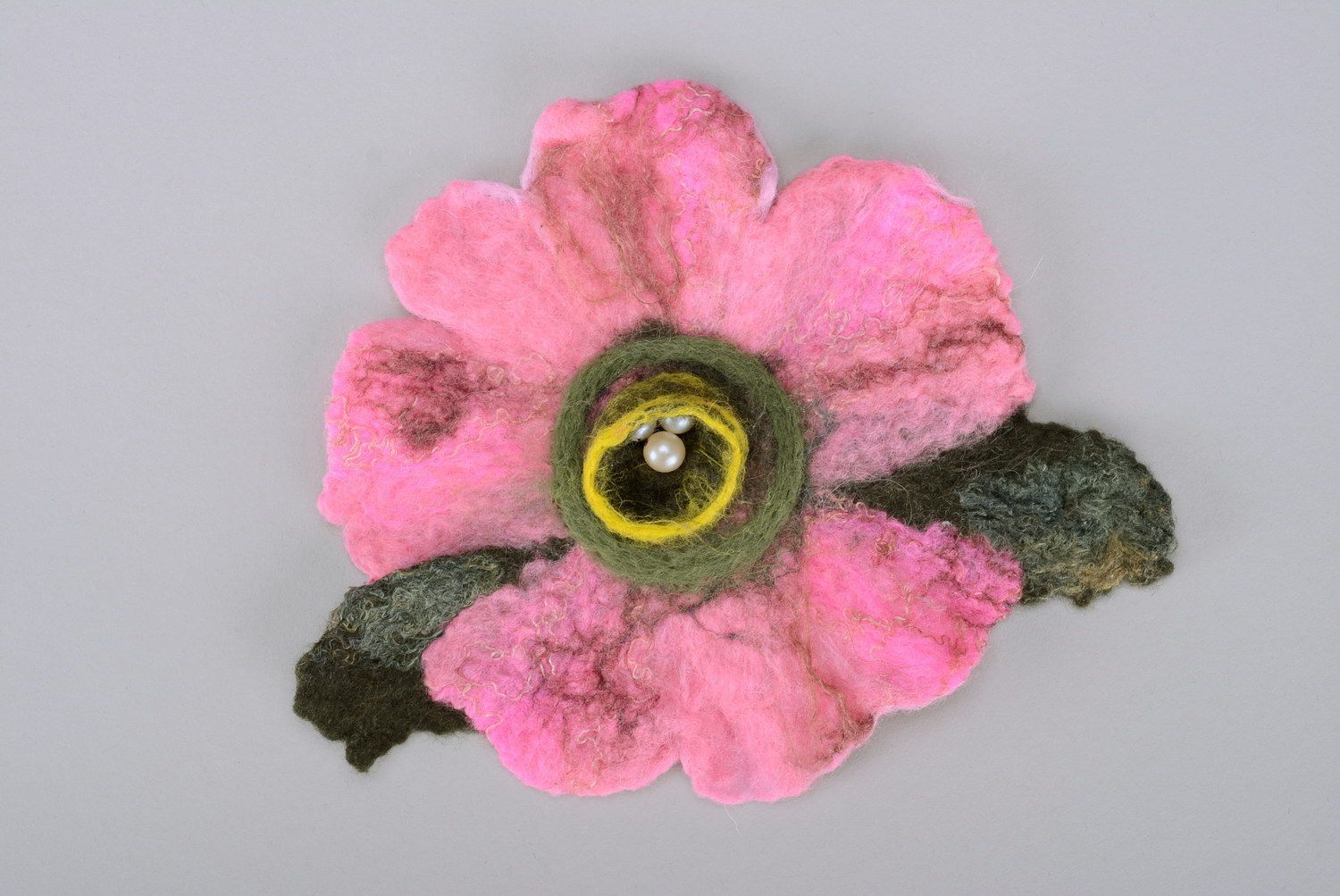 Brooch made from wool and pearls Pink flower photo 4