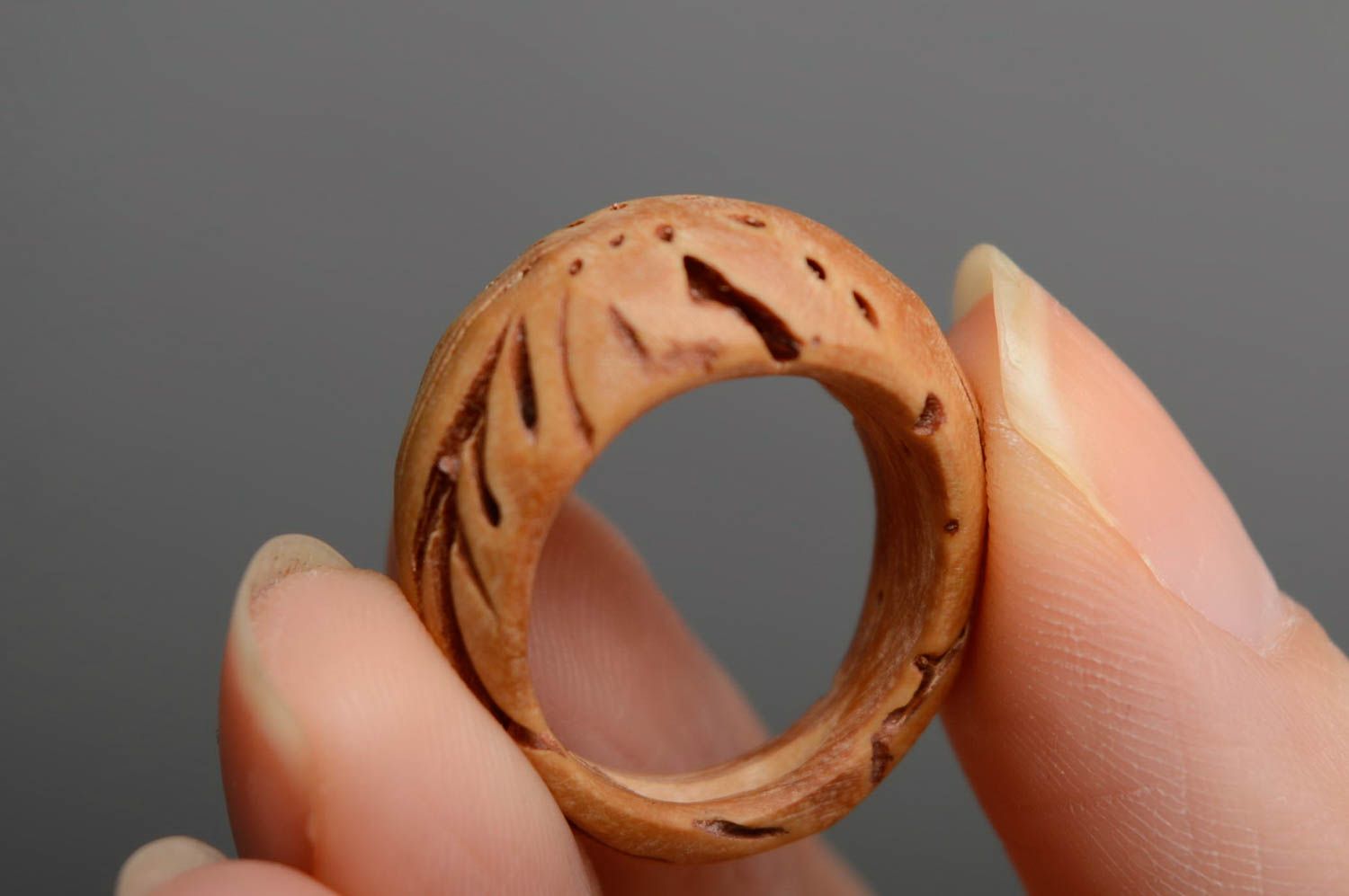 Holz Ring aus Pfirsichkern Durchmesser 13 mm foto 3
