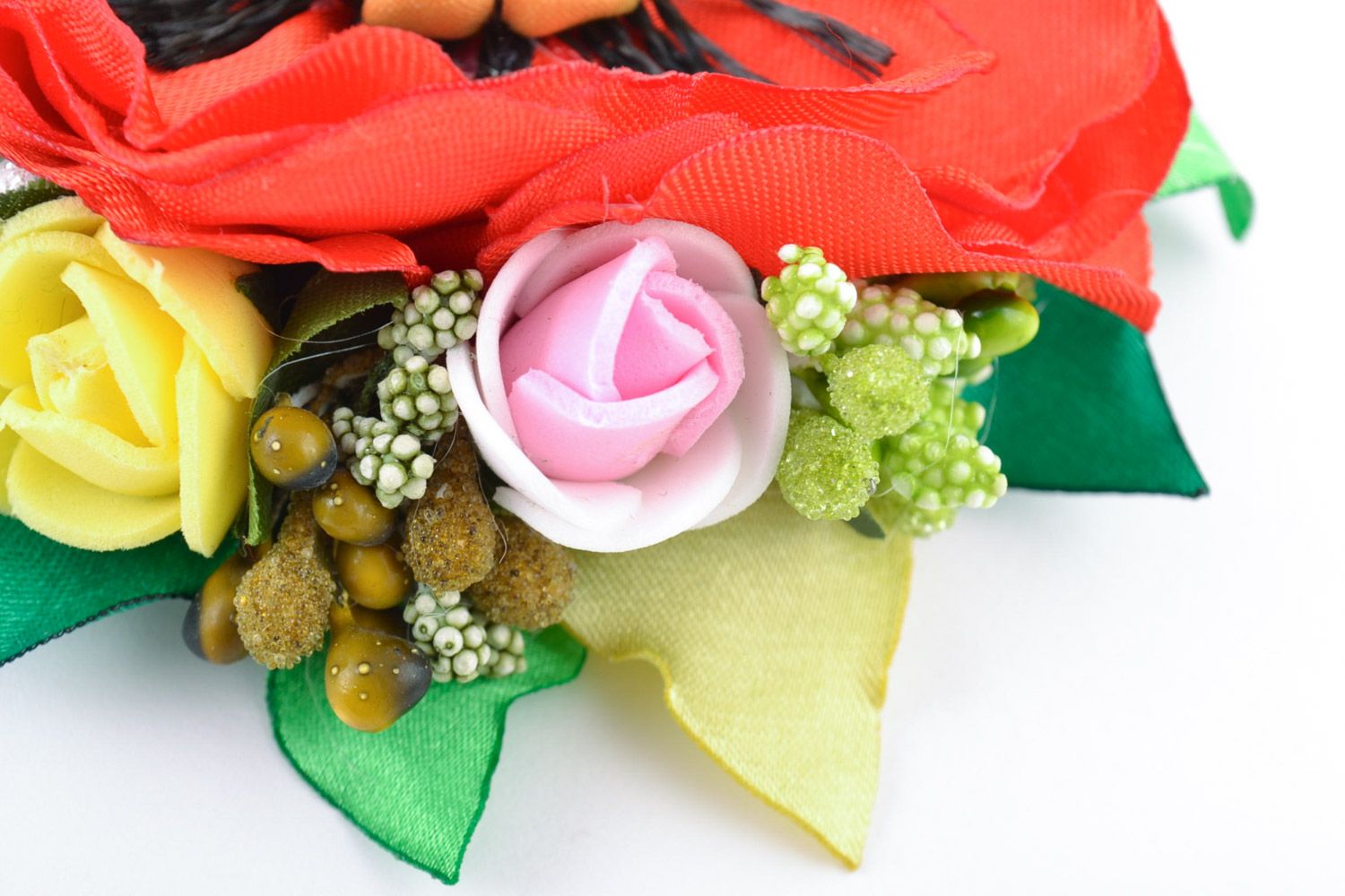 Buntes Haarspangen Set mit Blumen aus Atlas und Filz künstlerische Handarbeit foto 3