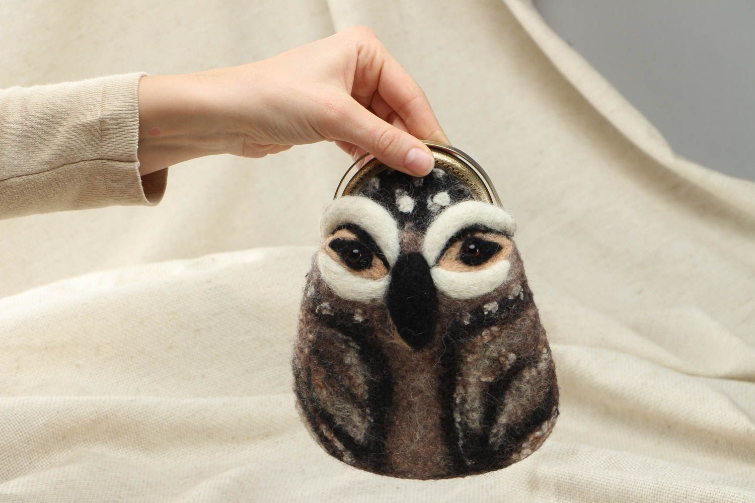 Felted wool pouch in the shape of owl photo 4